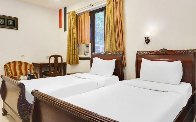 Premium Stays Near Fergusson College