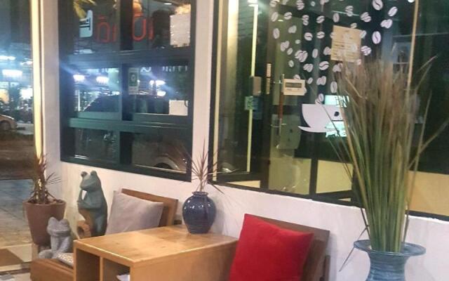 Double D Rooms & Cafe