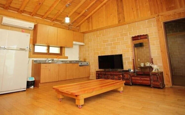 Bandi Hwangto Pension