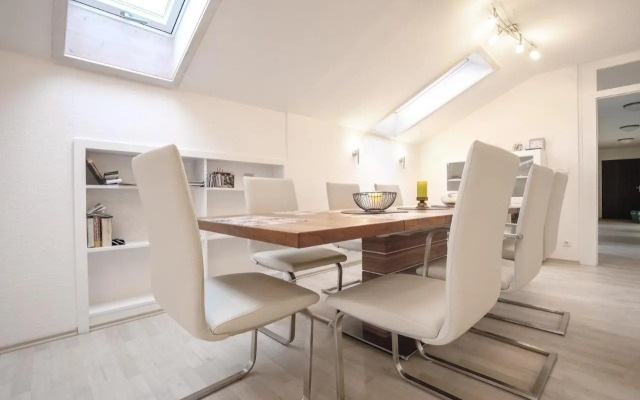 Lovely City Center Apartment