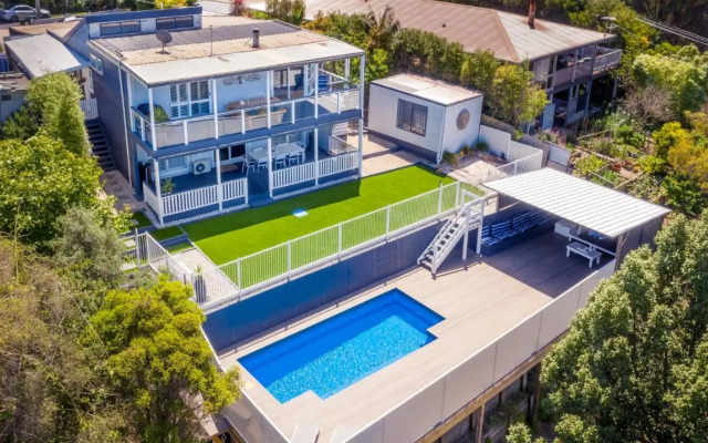 Peninsula Retreat