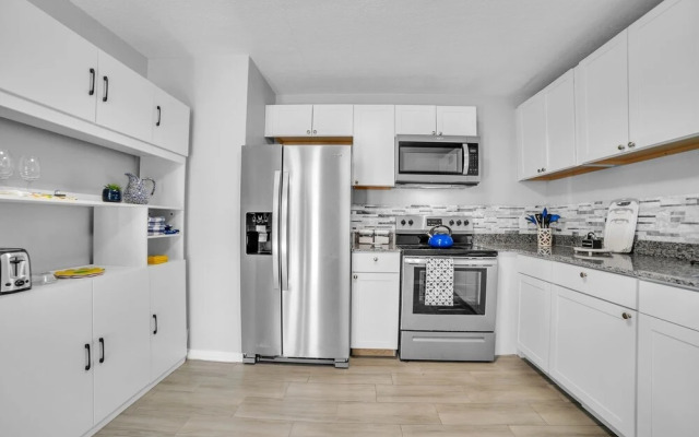 Cozy Plant City Home by RedAwning