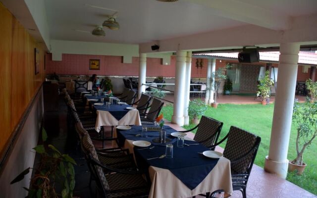 OYO Premium Near Hubli Dharwad Highway