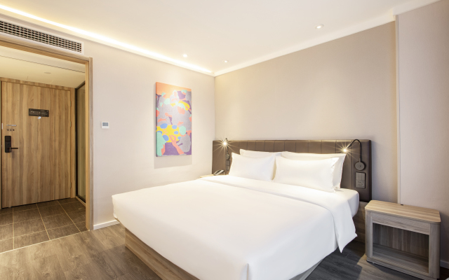Hanting Hotel Guiyang Big Cross Square