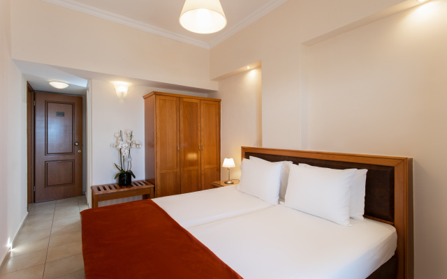 Pantheon City Hotel