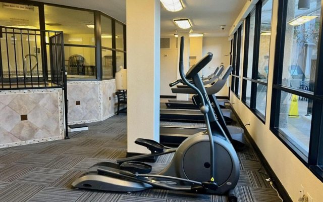 Jockey Resort Suites Center Strip