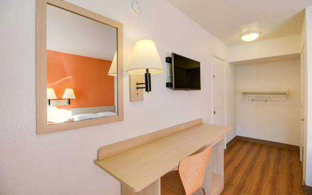 Motel 6 Phoenix East