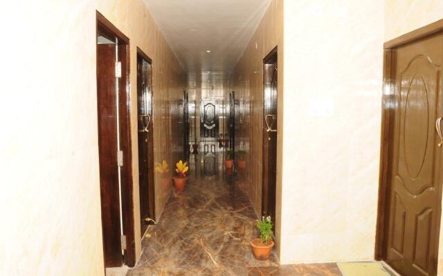 Hotel Rathnavel Towers