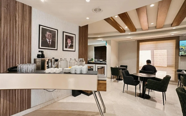 Celino Hotel