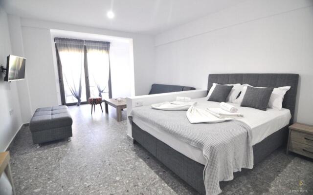 Zennova  Sirene Luxury Studios