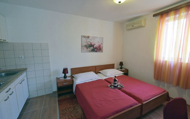 Kuzma Rooms and Apartments