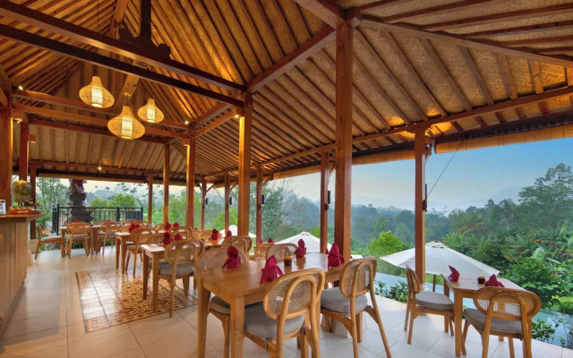 Devani Resort Sidemen