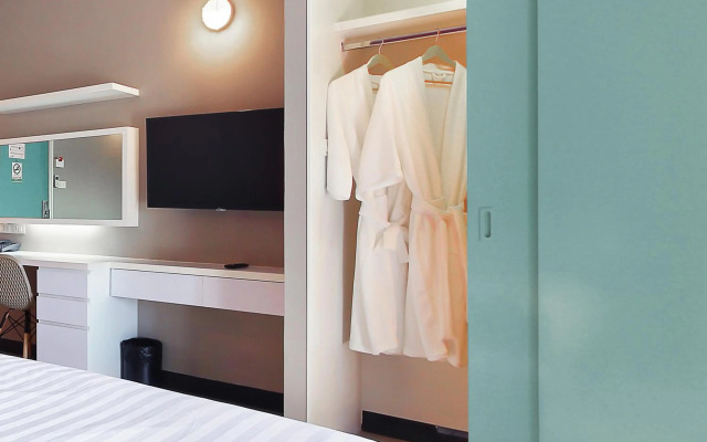 Fullroom 77 Srinakarin