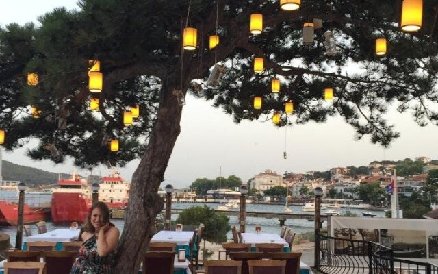 Pyrgos Hotel
