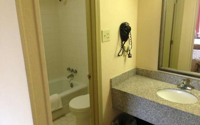 EZ Travel Inn