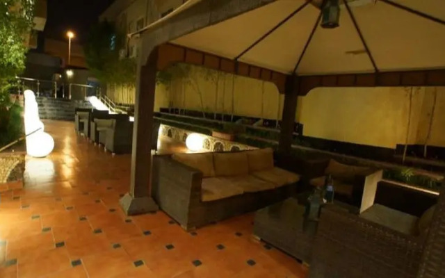 Almuhaidb Takhasosi Suites