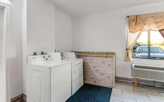 Quality Inn Merriam - Kansas City