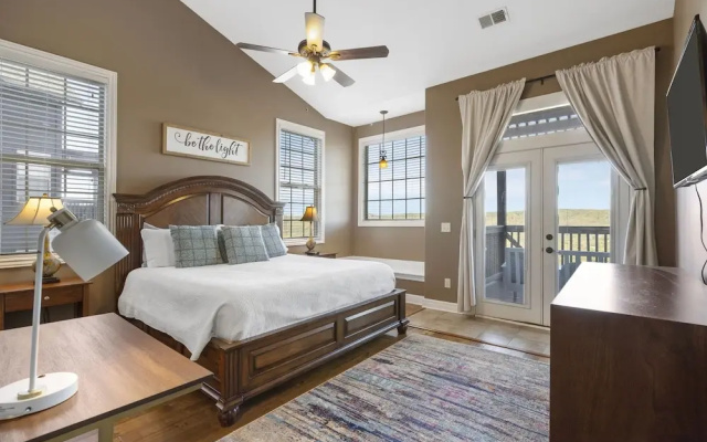 Luxury Penthouse Near Silver Dollar City