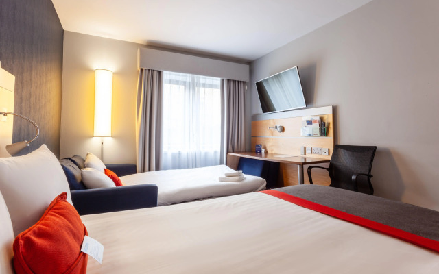Holiday Inn Express Edinburgh Royal Mile by IHG