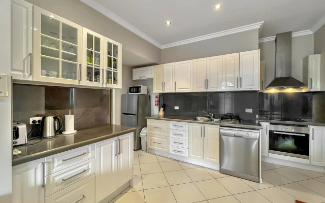 Bright 3-bedroom apartment - Central Armidale