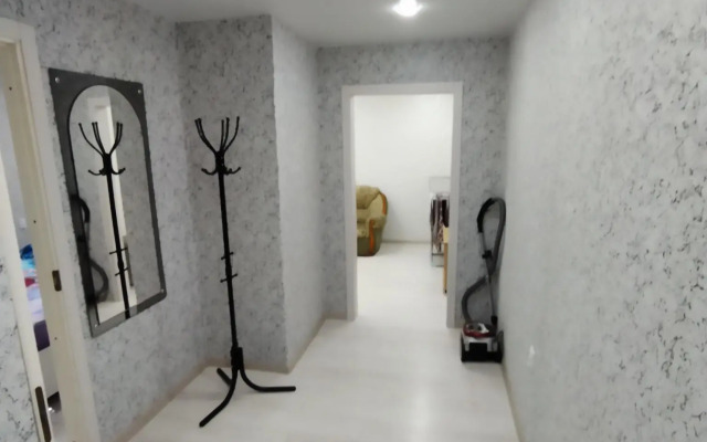 Апартаменты на проспекте Кольский 34