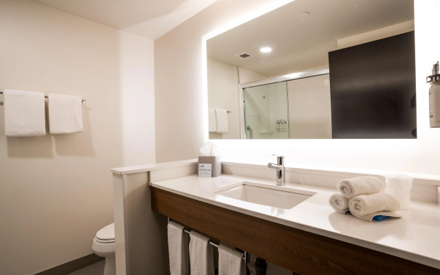 Holiday Inn Express & Suites Edmonton SW - Windermere by IHG