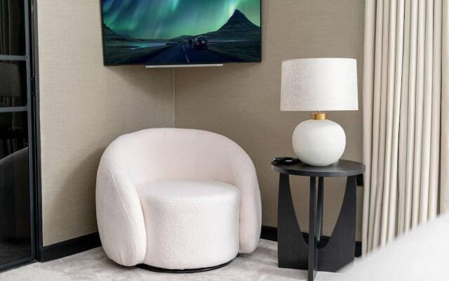 Luxury West End Oasis - Lux Spa Bath - Romantic