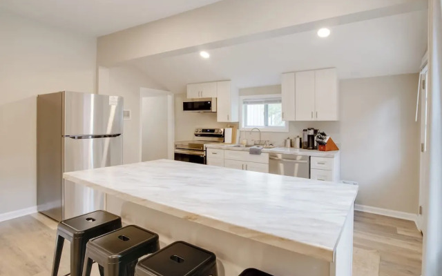 Walk to Wku, Bars & Dining! Updated Duplex Home