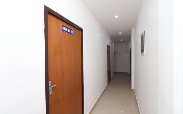 Hotel Dazzle Inn by OYO Rooms