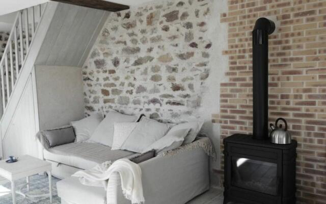 Gîte Sainte-Suzanne-et-Chammes, 3 pièces, 4 personnes - FR-1-600-192