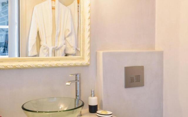 Blue Waves Suites & Apartments To Kyma