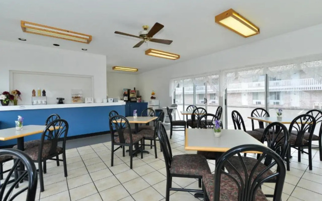 Travelodge by Wyndham Mackinaw City