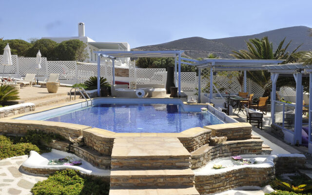 Blue Dolphin Antiparos Villas and Suites