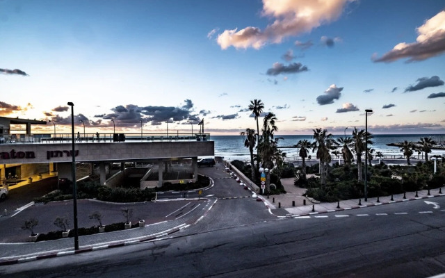 Panoramic Ocean View 1 min From the Sea