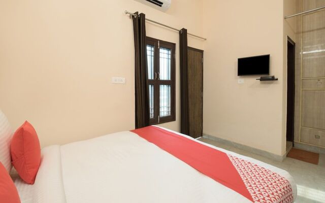 OYO 16093 Flagship Krishna Residency