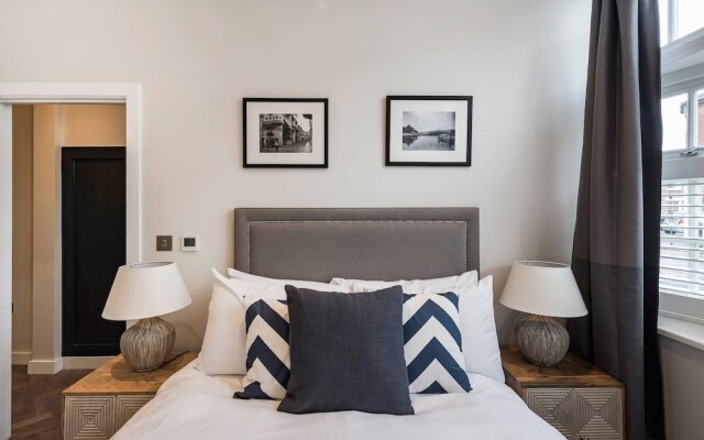 Modern, Bright & Elegant 3 Bed Fulham Maisonette