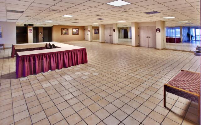 Holiday Inn Des Moines-Airport/Conf Center by IHG