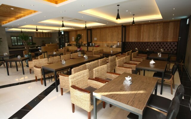 Incheon Ali Suite Hotel
