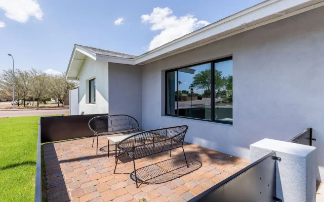 Old Town Fashion-pool-putting Green-bbq Grill