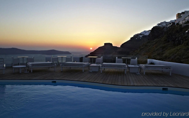 Sun Rocks Boutique Hotel