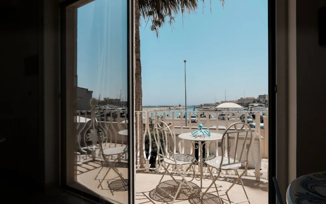 Marina Homes Deluxe 1