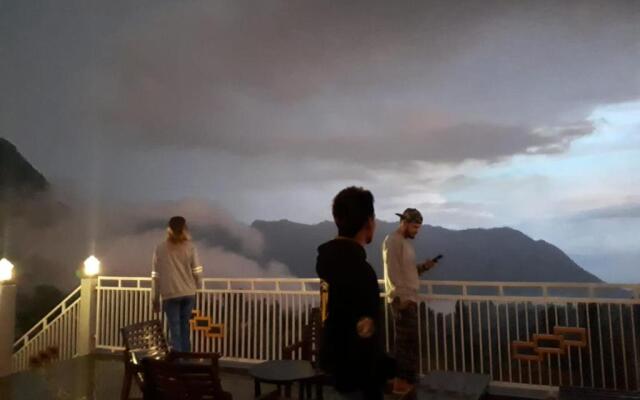 Bromo Otix Guest House