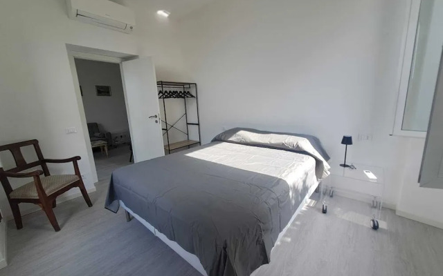 Central Design Flat With Parking