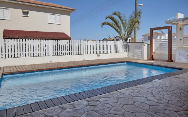 Velomar Elite Luxury Home