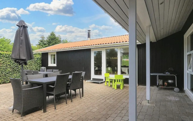 14 Person Holiday Home in Vaeggerlose