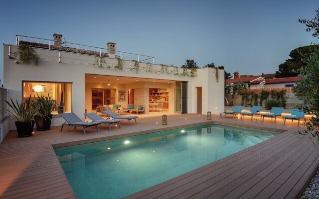 Modern Villa With sea View and Private Pool