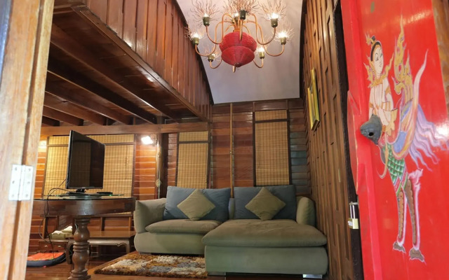 Kaengkrachan Boathouse Paradise Resort