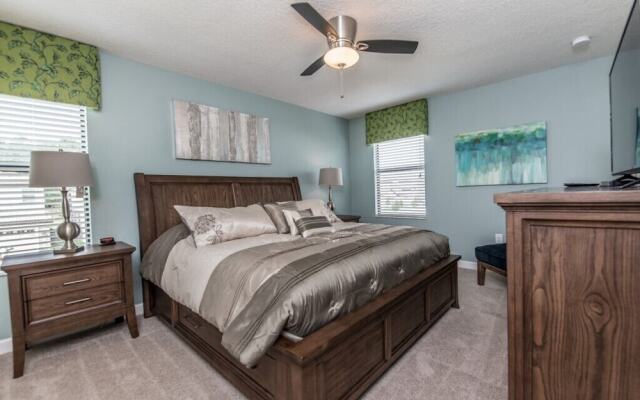 5-Bedroom Villa in Four Corners 1458RF