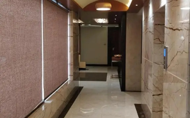 Hotel Centre Side