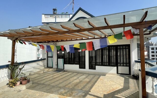 Dzambala Apartment